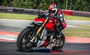 Ducati StreetFighter V4 : Unleashing the Naked Super Beast.